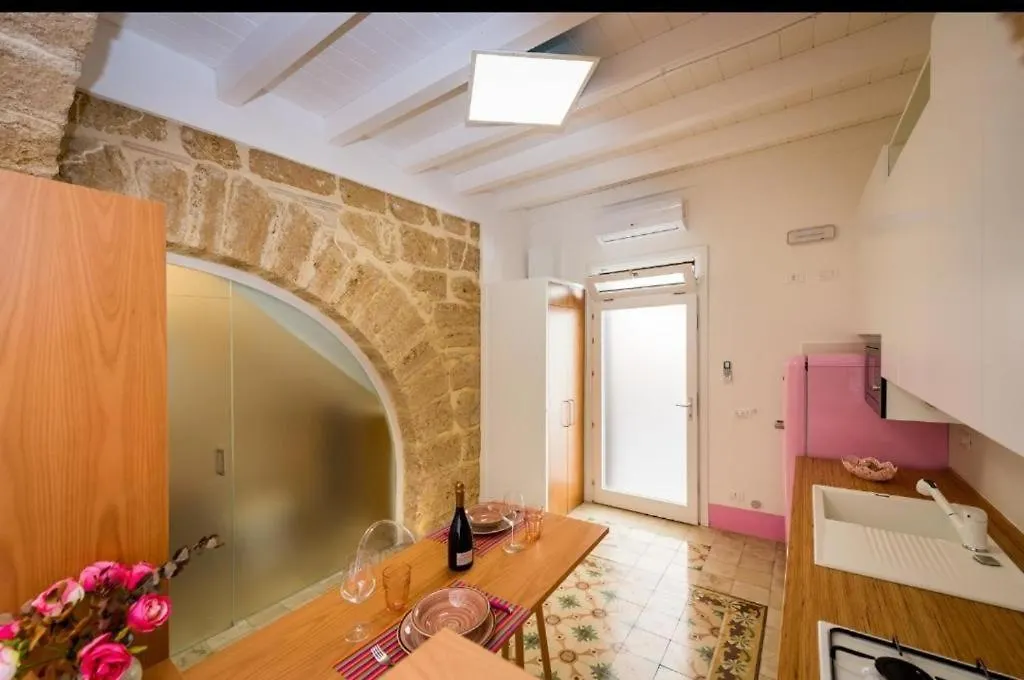 Casa Rosa Castellammare Del Golfo Apartamento 0*,  Itália